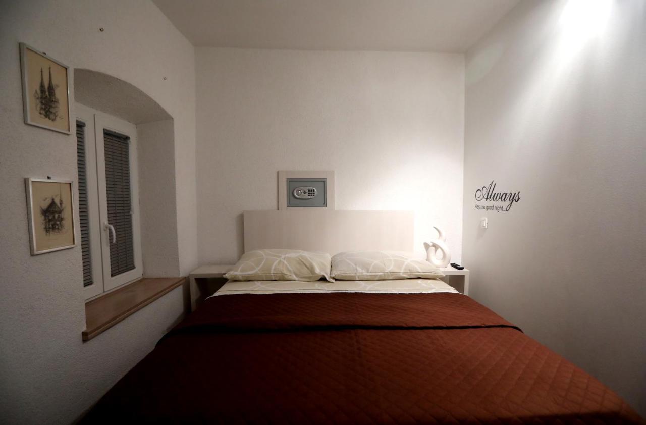 Apartment Secret Life Šibenik Esterno foto